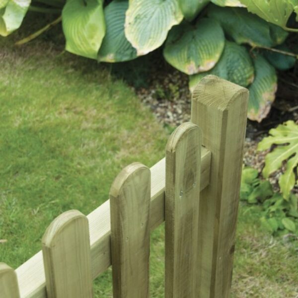 Round-top-picket-fencing-panels-close